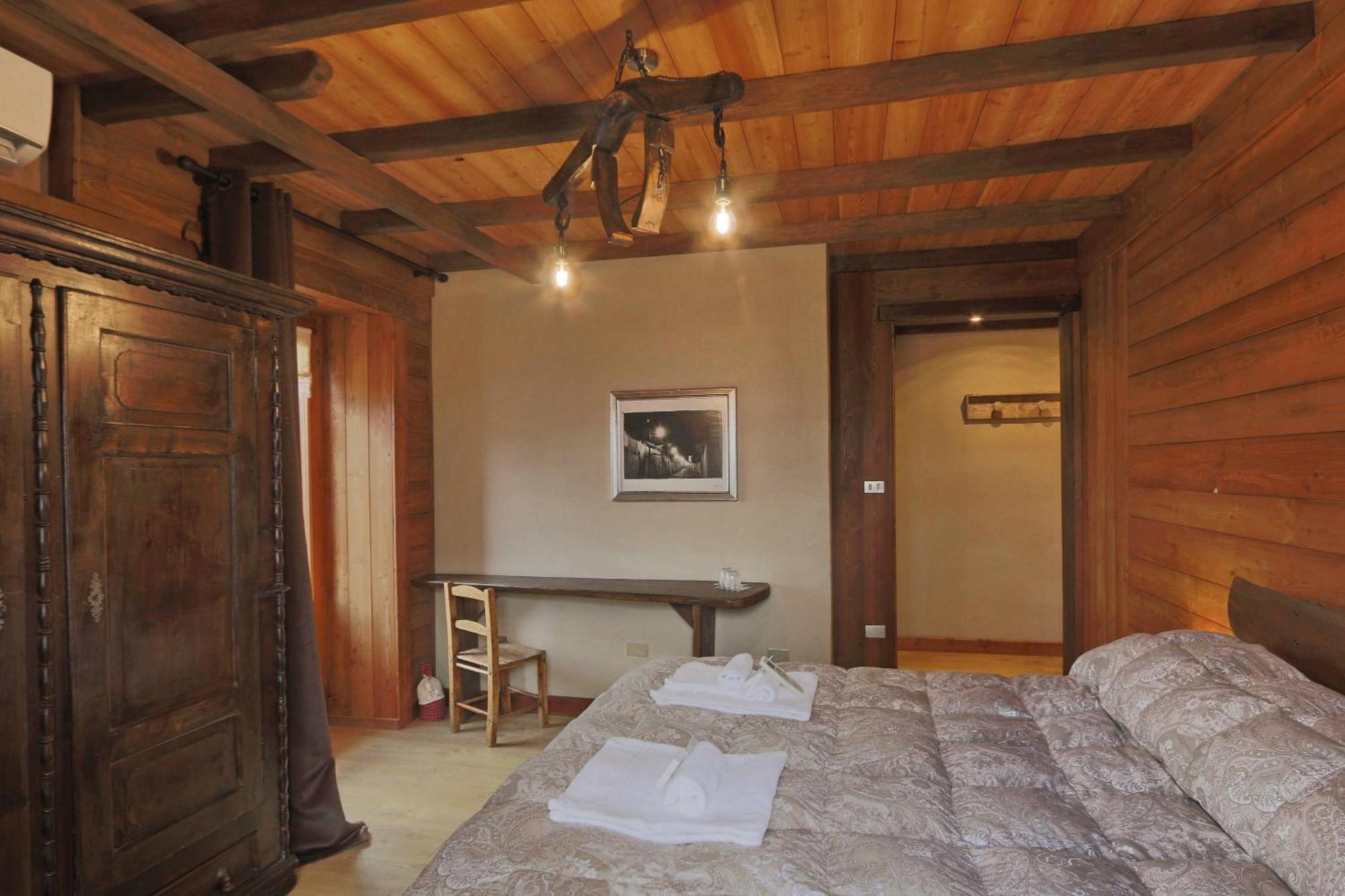 Hotel Lou Subric Stroppo Esterno foto
